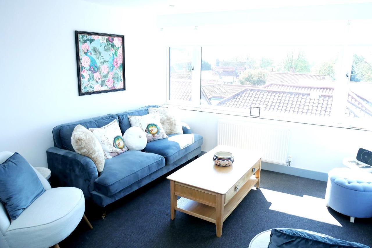Sunset View, 2 Bedrooms In The Heart Of Holt With Parking ภายนอก รูปภาพ